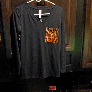 Women's black and cheetah print fashion top size small